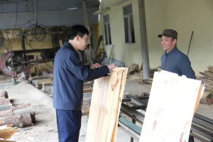 phòng ngủ tân cổ điển gỗ tự nhiên